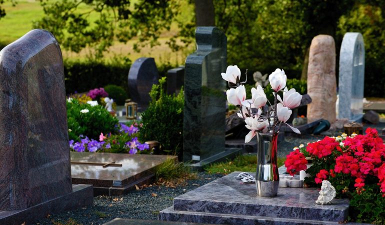 Zoom sur les différentes options de rituels funéraires